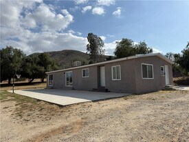 27675 Dales St in Menifee, CA - Building Photo