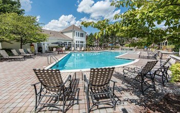 Cortland at Dulles in Herndon, VA - Foto de edificio - Building Photo