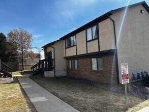 2629 E Uintah St in Colorado Springs, CO - Building Photo - Building Photo
