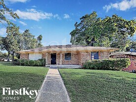 1209 Wagon Wheels Trail in Dallas, TX - Building Photo