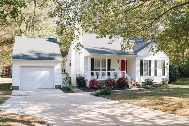 Room in House on Sandy Pines Dr in Youngsville, NC - Foto de edificio - Building Photo