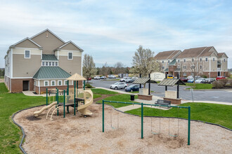 Country Club Apartments in Lancaster, PA - Foto de edificio - Building Photo