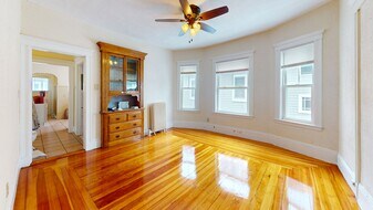 93 Capen St, Unit 2 in Medford, MA - Building Photo