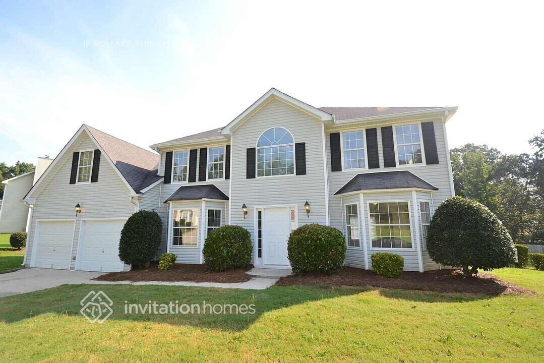 532 Carriage Walk Ln in Stone Mountain, GA - Building Photo