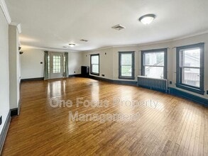 95 1/2 Parkwood St in Williamsport, PA - Foto de edificio - Building Photo