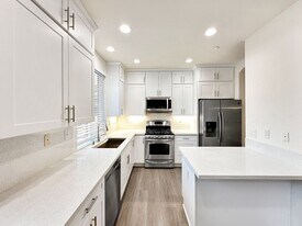 1110 Timberwood in Irvine, CA - Building Photo