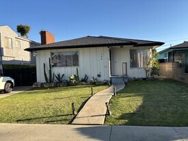 366 1/2 E Hillsdale St, Unit 366 and a half in Inglewood, CA - Building Photo