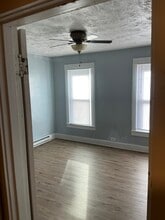 1524 N E St, Unit 1 in Richmond, IN - Building Photo - Building Photo