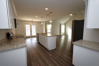 2527 Naples Ln in Valdosta, GA - Building Photo - Building Photo