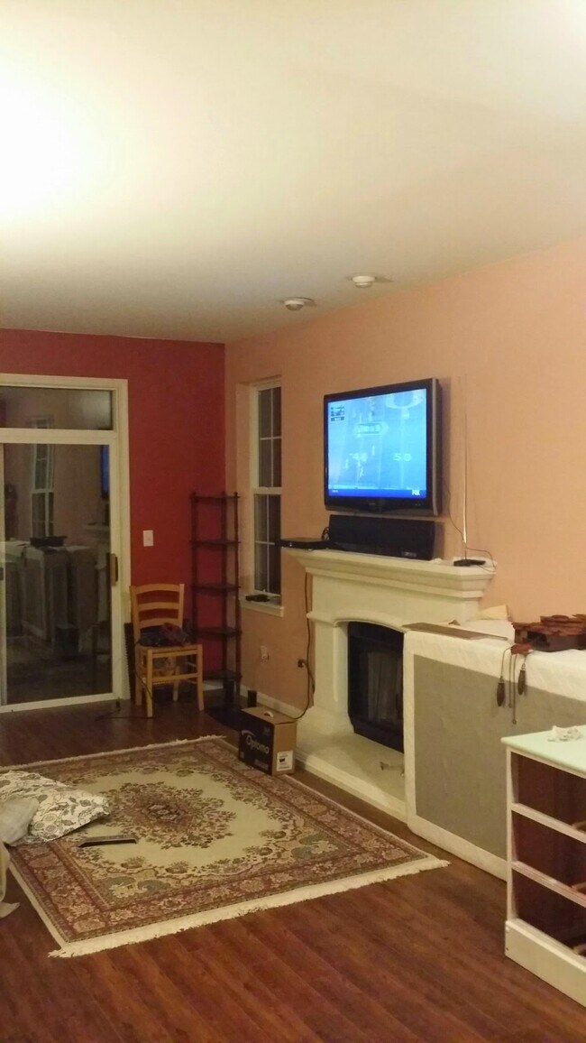 2445 Oneida Ln Rentals in Naperville, IL