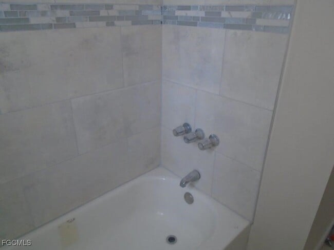 11411 Linda Loma Dr in Ft. Myers, FL - Building Photo - Building Photo