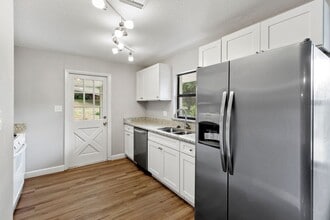 36124 E Spring Lake Blvd in Fruitland Park, FL - Building Photo - Building Photo