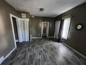 2033 W 98th St in Cleveland, OH - Building Photo - Building Photo