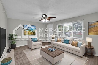 330 Mercury Dr in Orange Park, FL - Building Photo - Building Photo