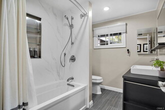 23812 Calvert St in Los Angeles, CA - Building Photo - Building Photo
