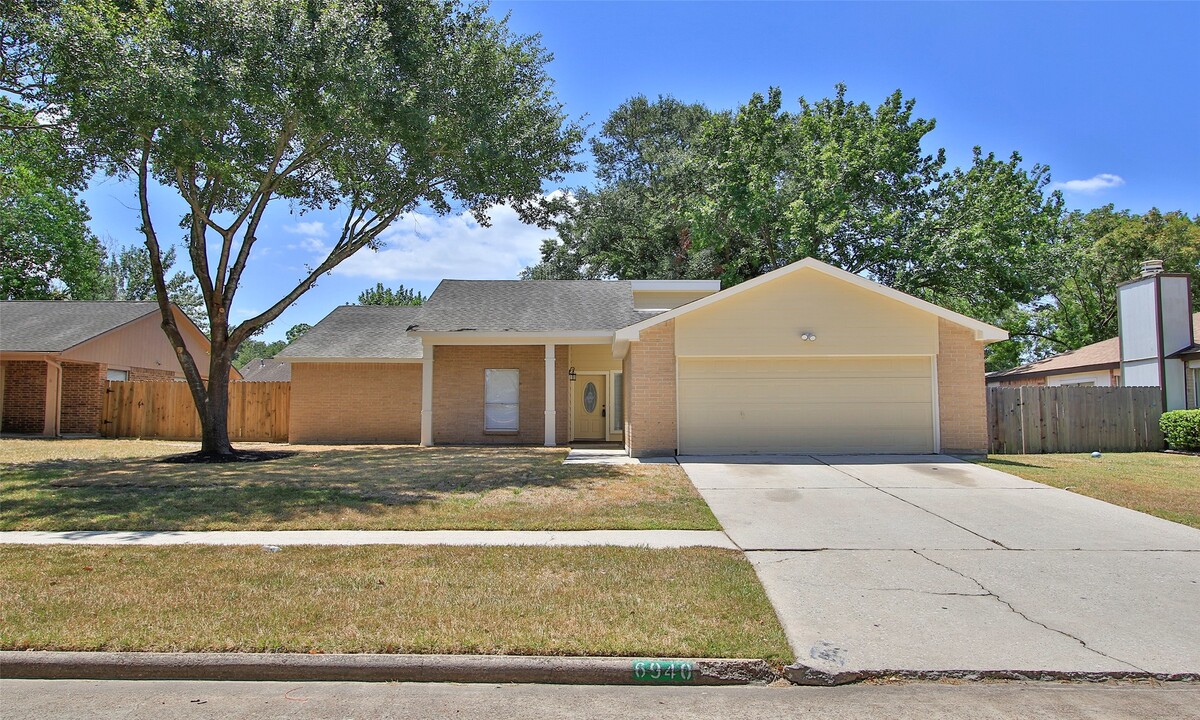 6940 Foxmont Ln in Humble, TX - Building Photo