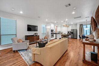 1434 Ennis St in Houston, TX - Building Photo - Building Photo