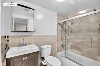 11-46-46 Welling Ct in Queens, NY - Building Photo - Building Photo