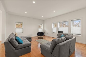 33 Dominion Rd in Worcester, MA - Building Photo - Building Photo