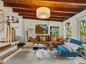 357 NE 117th St in Miami, FL - Building Photo