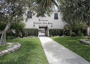 El Dorado Country Club Apartments in Hallandale, FL - Foto de edificio - Building Photo