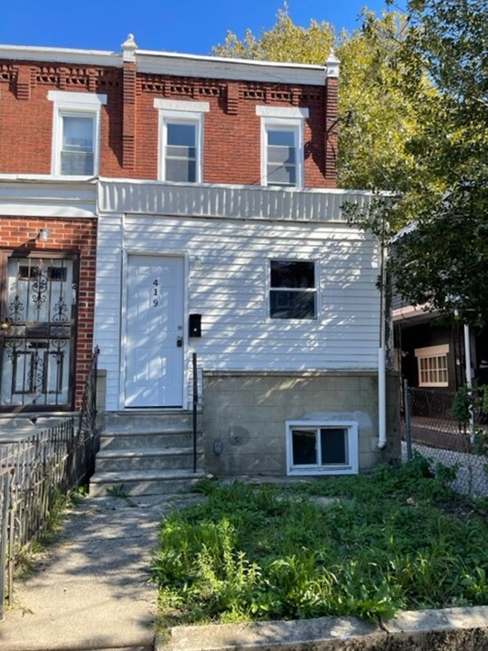 419 N 61st St in Philadelphia, PA - Building Photo