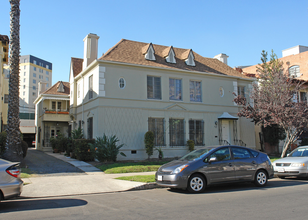 413 S Cochran Ave in Los Angeles, CA - Building Photo