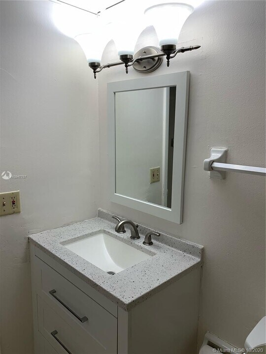 9440 W Flagler St-Unit -206 in Miami, FL - Building Photo