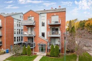 656 36E Av in Montréal, QC - Building Photo