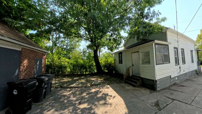 13901 Durkee Ave in Cleveland, OH - Building Photo - Building Photo