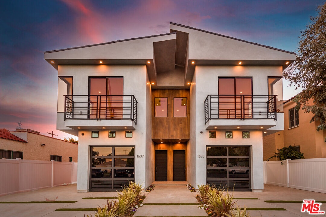 1637 S Sherbourne Dr in Los Angeles, CA - Foto de edificio