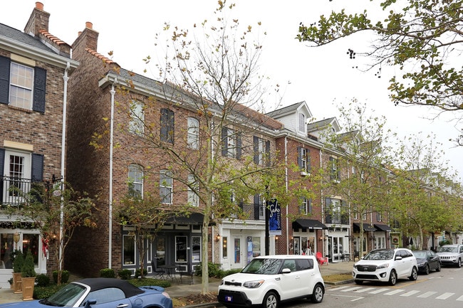 2876 Howard Ave