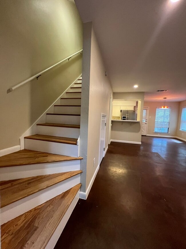property at 407 W Elizabeth St