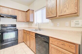 17762 W Hearn Rd in Surprise, AZ - Building Photo - Building Photo