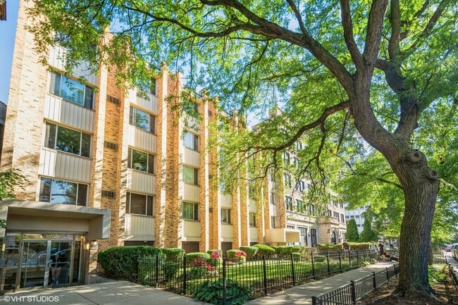 property at 510 W Fullerton Pkwy