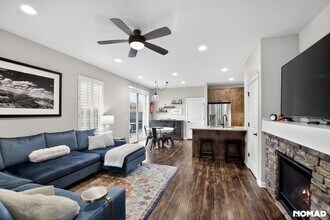 20748 Boulderfield Ave in Bend, OR - Foto de edificio - Building Photo