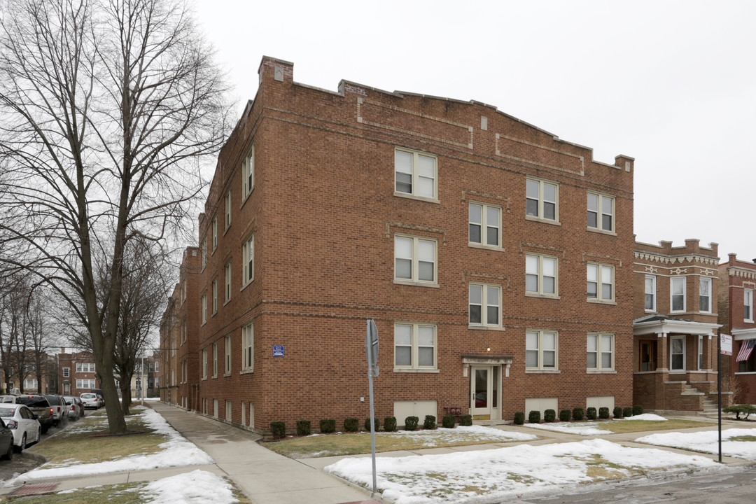 4901 W Cullom in Chicago, IL - Building Photo