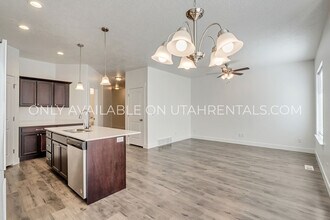297 W 490 N in Vineyard, UT - Building Photo - Building Photo
