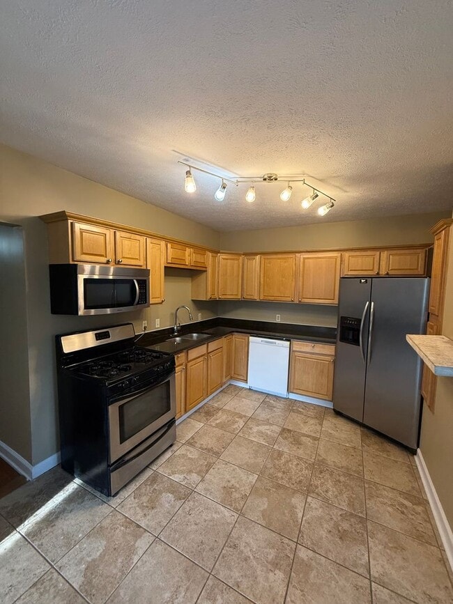 711 W Maxwell St in Lexington, KY - Building Photo - Building Photo