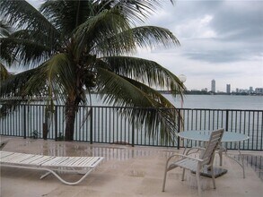 7545 E Treasure Dr in North Bay Village, FL - Building Photo - Building Photo