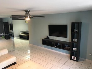 3285 Foxcroft Rd-Unit -E317 in Miramar, FL - Building Photo - Building Photo