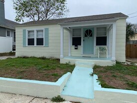 215 N Oleander Ave in Daytona Beach, FL - Building Photo