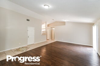 10725 Meadowlea Dr in Jacksonville, FL - Foto de edificio - Building Photo