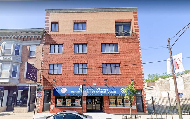 1220 W Belmont Ave, Unit 3