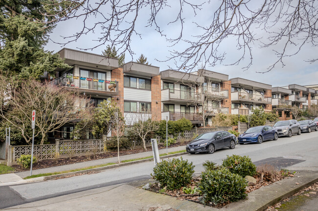 Mackenzie House in Vancouver, BC - Building Photo - Primary Photo