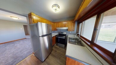 910 Washington St in Mount Pleasant, PA - Building Photo - Building Photo