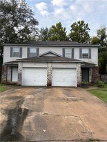 727 W Beck Dr in Fayetteville, AR - Building Photo