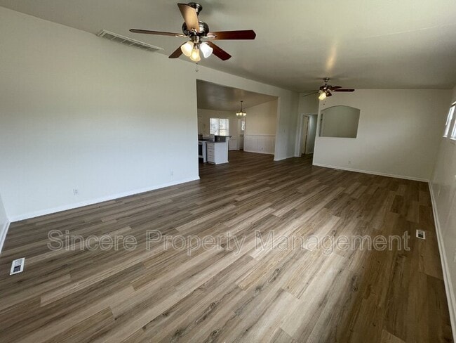 2023 NW 40th St in Oklahoma City, OK - Building Photo - Building Photo