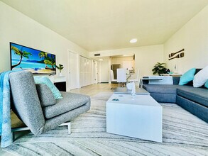 3626 NE 168th St in North Miami Beach, FL - Building Photo - Building Photo