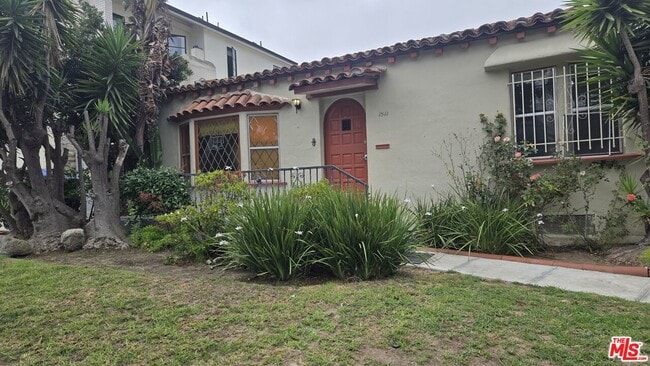 property at 1511 Reeves St